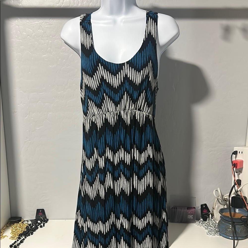 No.120 Soma Blue and White Sleeveless Midi Sundress